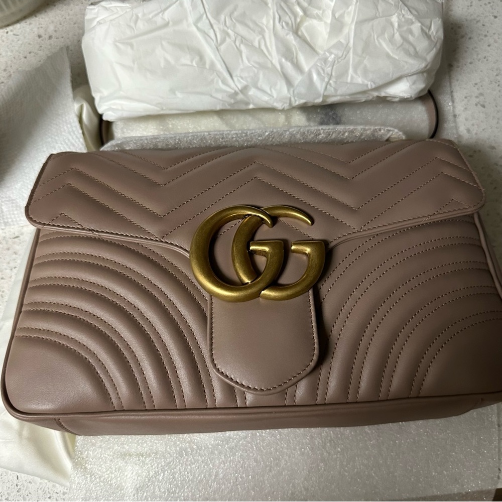 Gucci Matelasse Leather GG Marmont Medium Shoulder Bag
SKU 194151